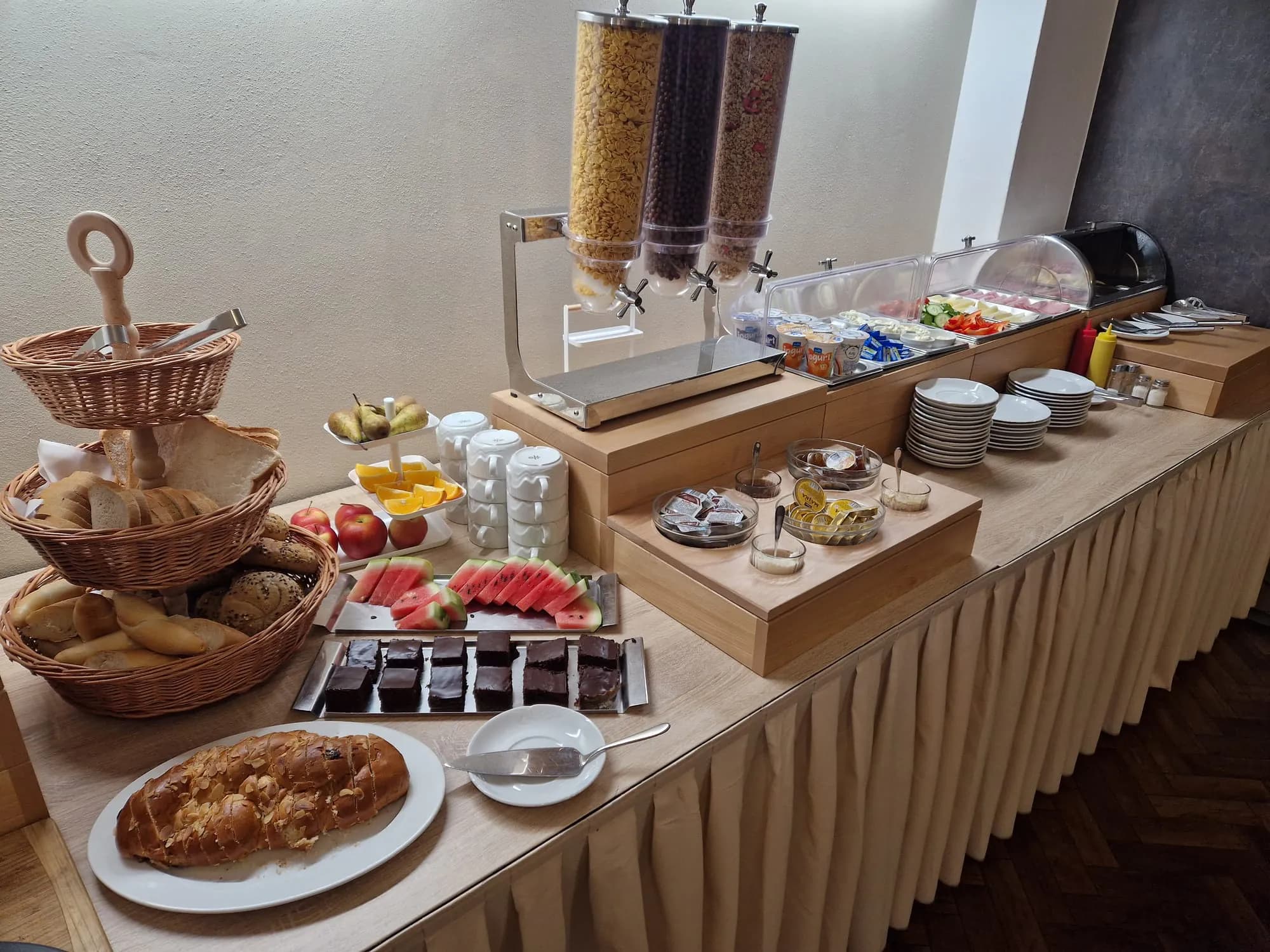 Snídaňový bufet v hotelu U Labutě