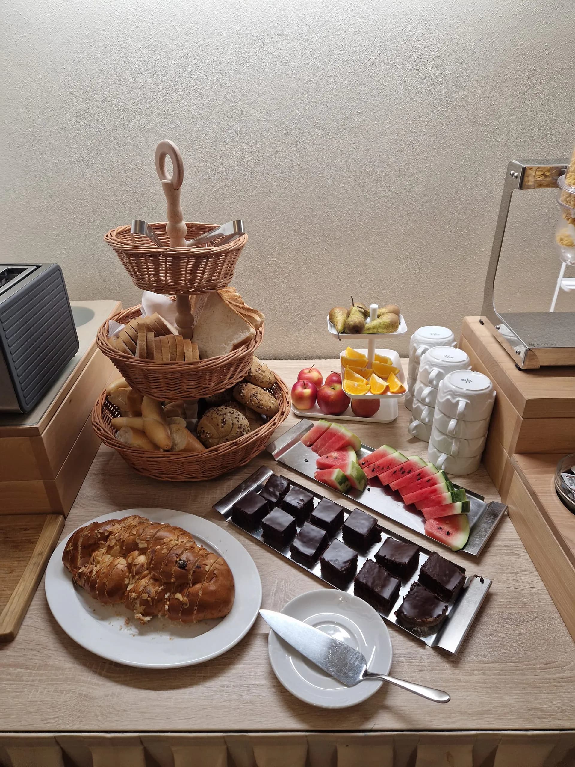 Snídaňový bufet v hotelu U Labutě