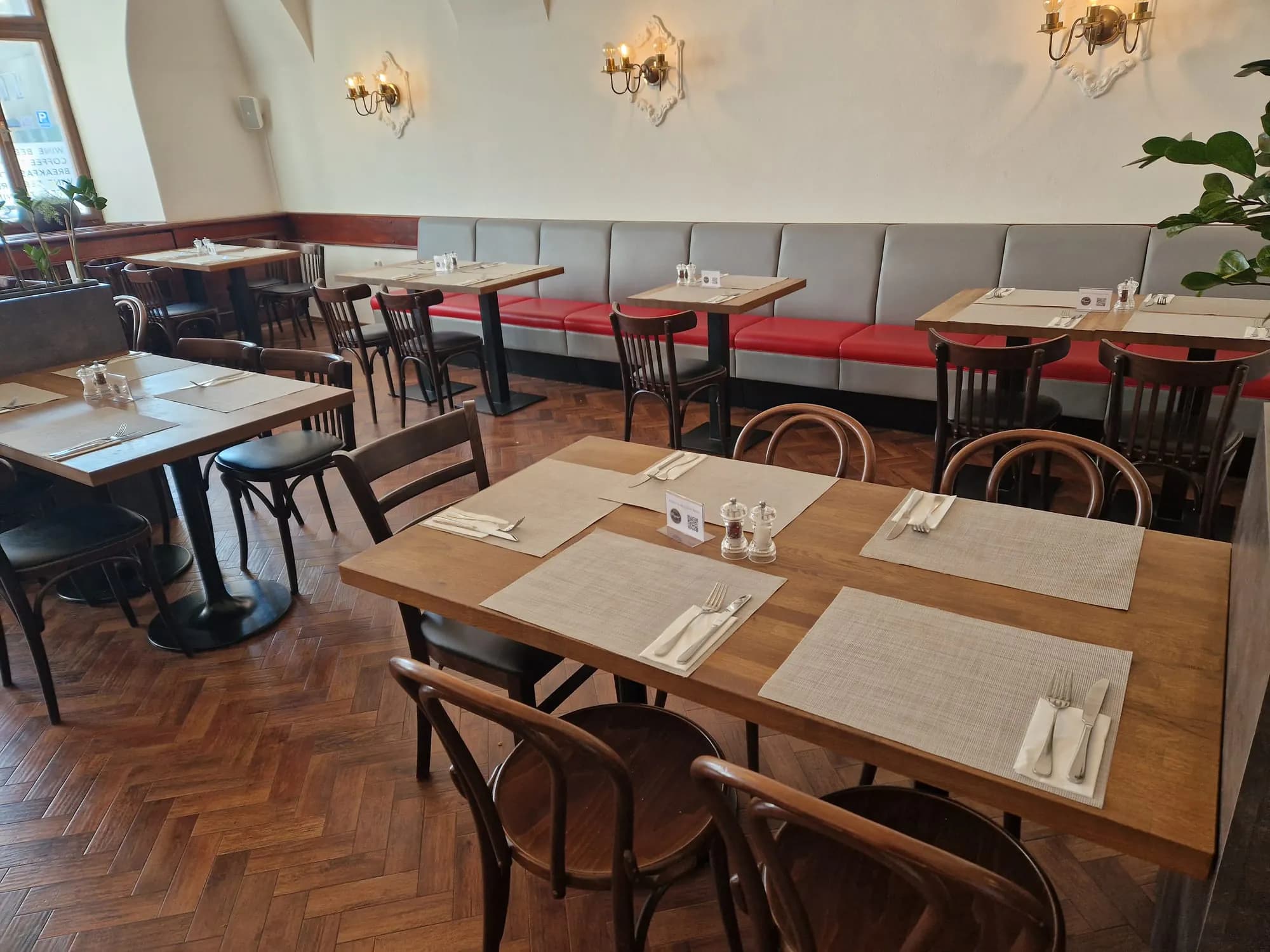 Restaurace Poppet — interiér