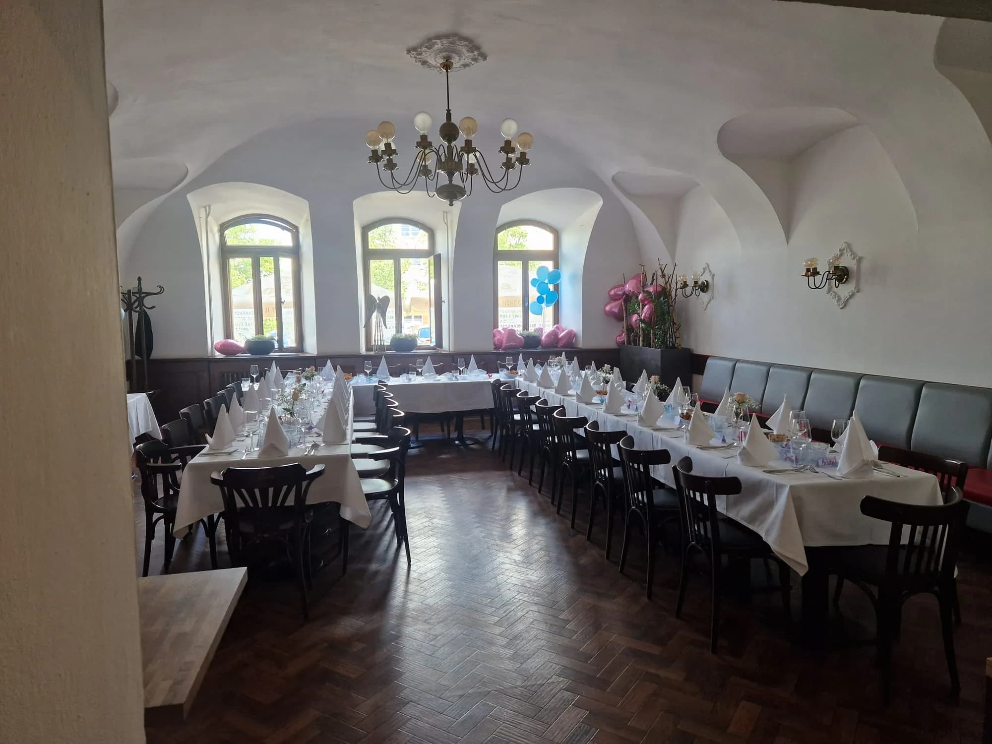 Restaurace Poppet — interiér